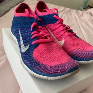 Nike flyknit running walking shoe gym cross training HIIT workouts blue pink